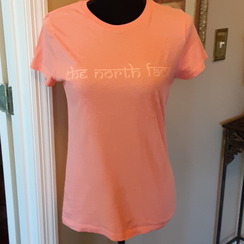 The North Face light coral cap sleeve tee shirt Swirl Pattern  size Medium EUC